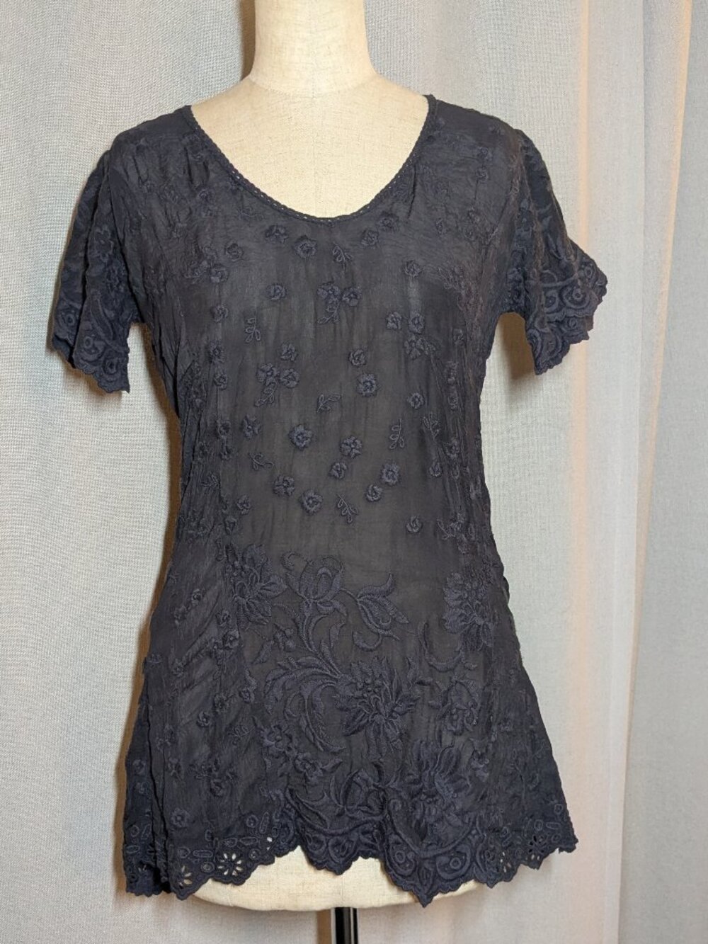 Johnny Was Black Top Embroidered Short Sleeve Floral XS
